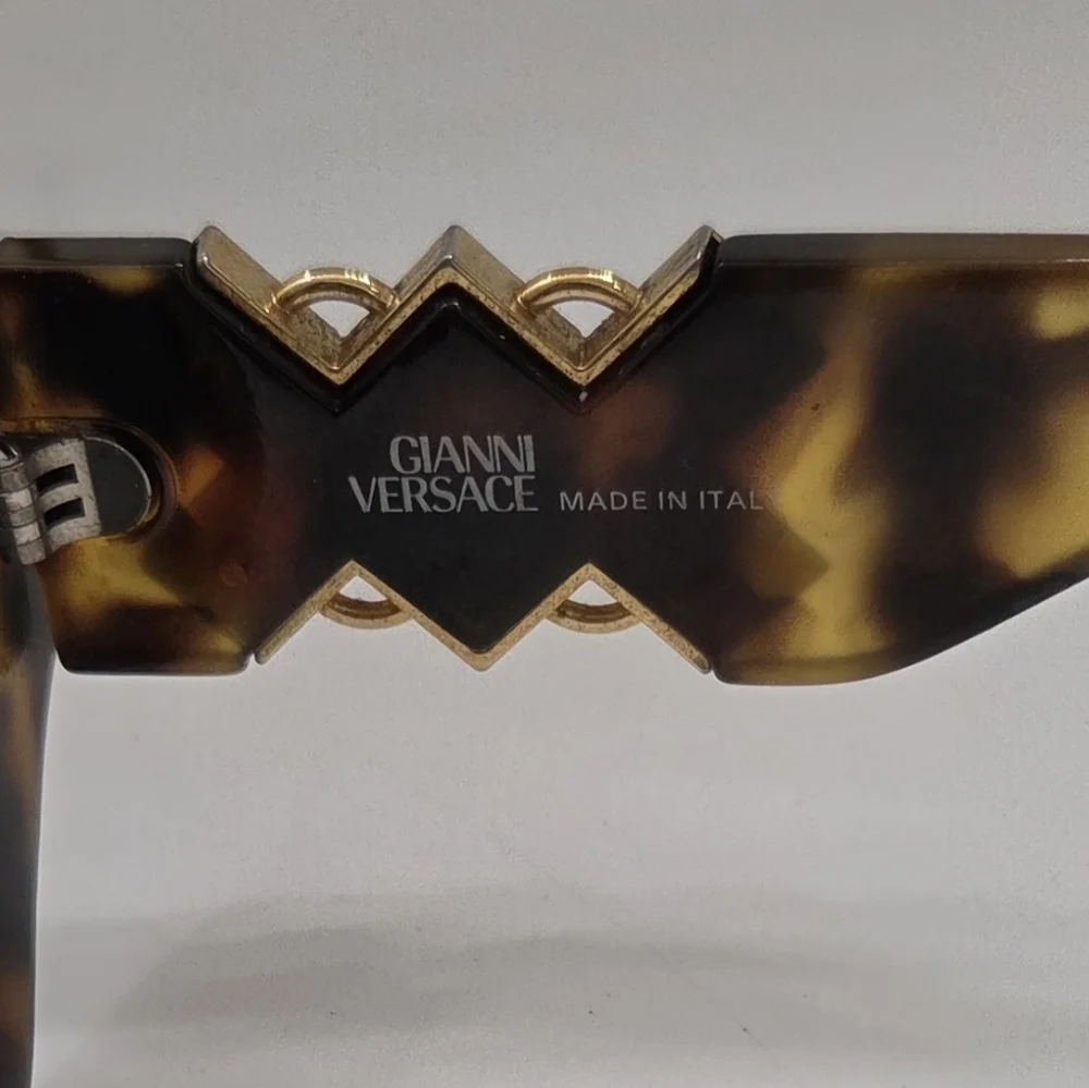 Vintage Gianni Versace Medusa Stud Cat Eye Sunglasses Tortoise w/ Case Italy
